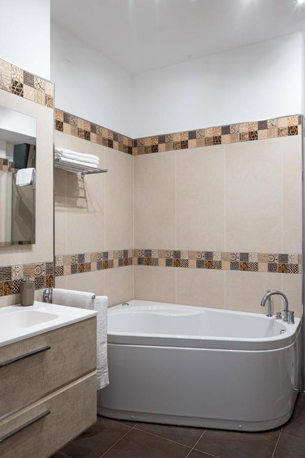 A Due Passi - Guest House Santo Stefano di Camastra Dış mekan fotoğraf