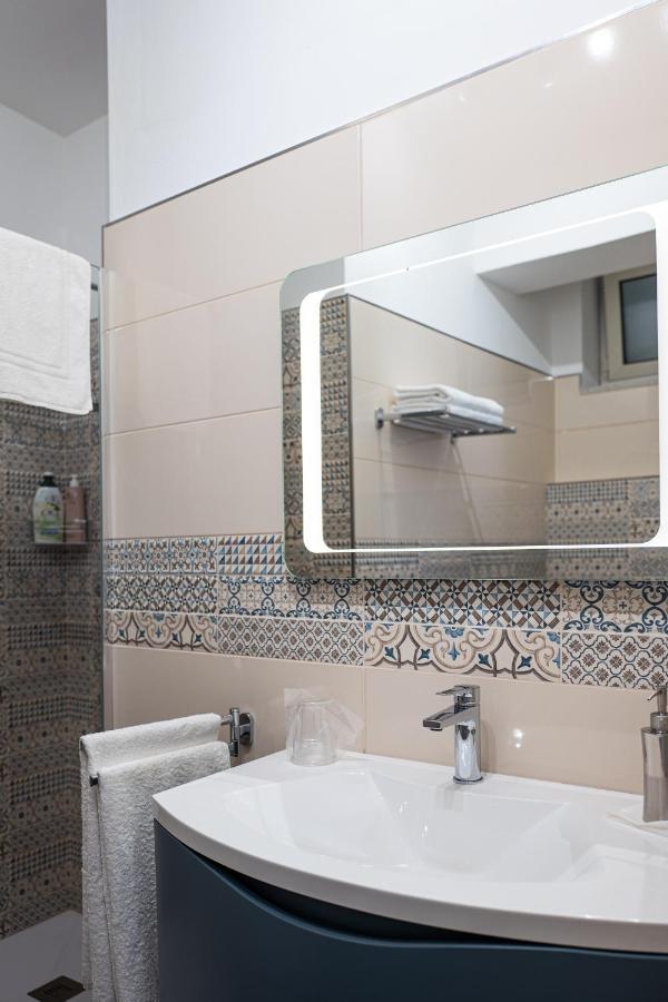 A Due Passi - Guest House Santo Stefano di Camastra Dış mekan fotoğraf