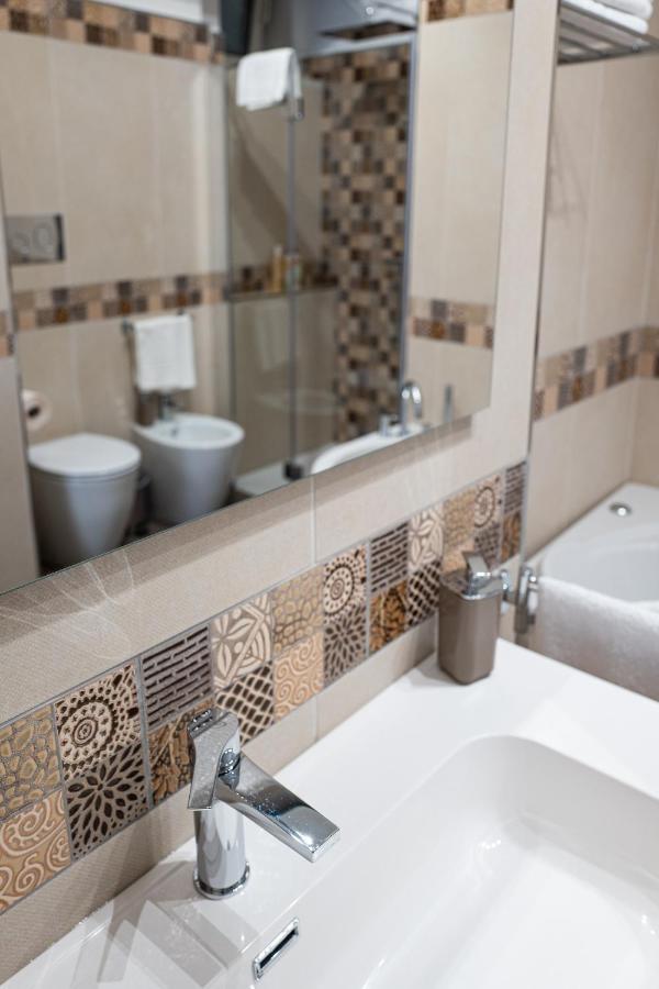 A Due Passi - Guest House Santo Stefano di Camastra Dış mekan fotoğraf
